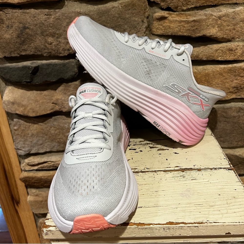Skechers‎ Max Cushion SKX slip-ins Athletic Shoes woman’s size 10